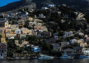 Σύμη: «Η 13χρονη είχε την ιδέα» λέει ο δικηγόρος του 15χρονου – Σοκαρισμένη η τοπική κοινωνία