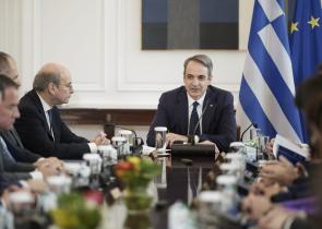 Ξεκινά επισκέψεις στα υπουργεία ο Κ. Μητσοτάκης – Οι τρεις μεγάλες προτεραιότητες και τα μηνύματα