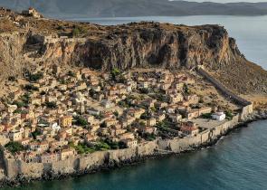 Η καστροπολιτεία της Μονεμβασιάς