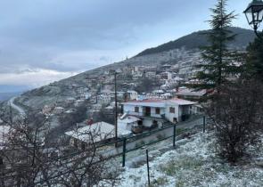 Λάρισα: Καθαρά Δευτέρα με χιόνι σε ορεινές περιοχές (Video&Photos)