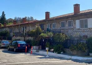 To «χωριό» στο κέντρο της Αθήνας