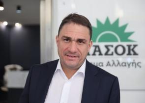 Τσουκαλάς: Μπορούν και οφείλουν να δώσουν νωρίτερα τις συντάξεις για το Πάσχα
