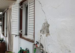 Βούτες Ηρακλείου: Εκκενώνονται τουλάχιστον 4 σπίτια μετά τις ρηγματώσεις (Photos)