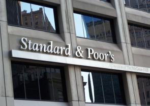 Γιατί η Standard & Poor's μας αναβάθμισε με το... παραπάνω