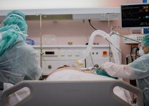 Κατερίνη: Έχασε αδελφό, μητέρα και πατέρα από κορωνοϊό μέσα σε λίγες ημέρες