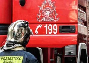 Μενίδι: Πυρκαγιά σε επαγγελματικό κτήριο